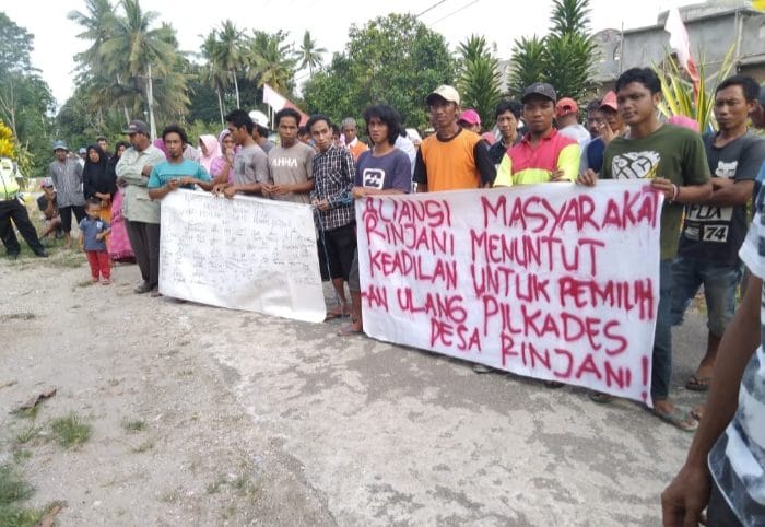 Gelar Aksi Unjuk Rasa, Ratusan Masyarakat Rinjani Luwu Timur Tuntut Pilkades Ulang