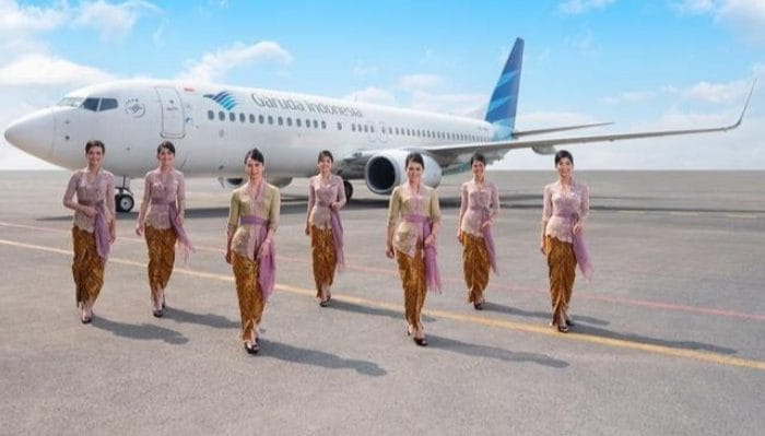 Seragam Pramugari Garuda Indonesia rancangan Anne Avantie