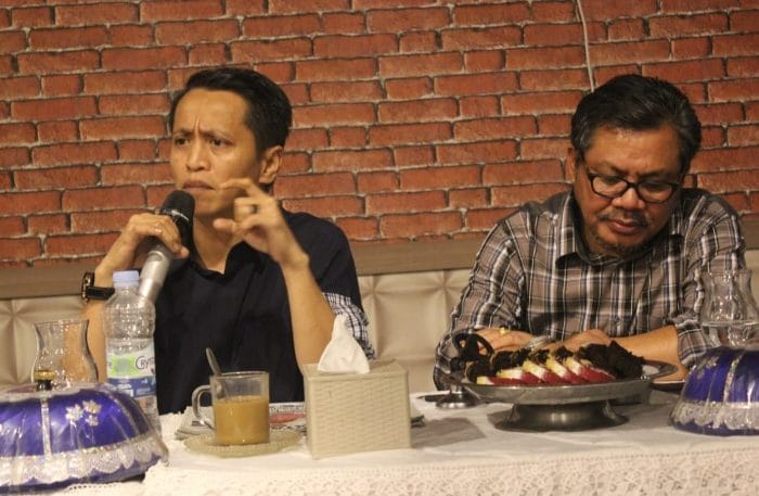 Jamaluddin M Syamsir saat menjadi Narasumber di Bincang Santai “Pilkada Bulukumba di Tengah Millenial”.