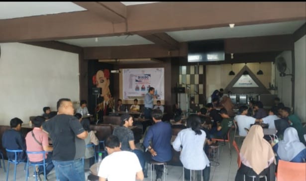 Dialog Akhir Tahun di Warkop Toddopuli, Jl. Pasar Toddopuli Raya, Makassar, Sabtu (28/12/2019) sore.