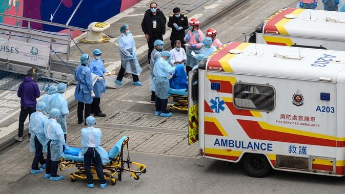 Penanganan pasien virus corona di China. (Foto: AFP)