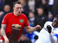 Bek Manchester United Phil Jones (kiri) (c) AP Photo