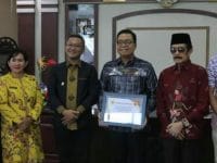 Pemprov Sulbar Terima Penghargaan dari Raja Mamuju