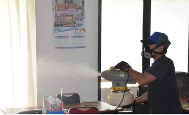Diskominfo Sulbar Lakukan Penyemprotan Disinfektan