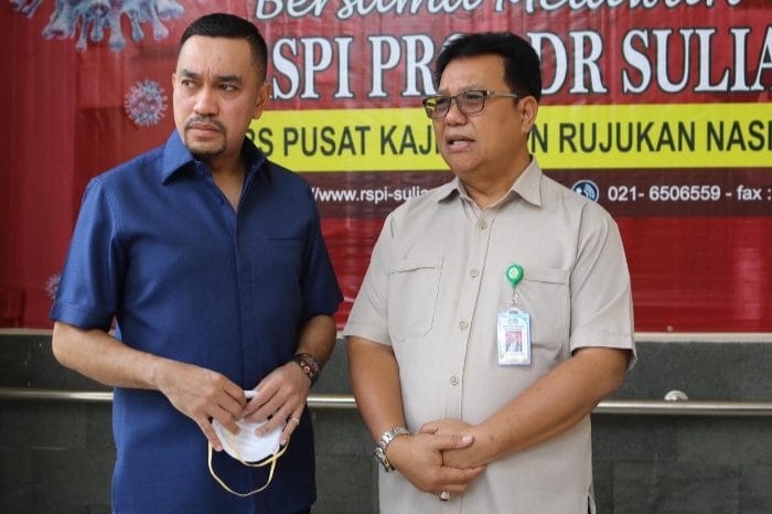 Ahmad Sahroni Serahkan Bantuan APD ke Sejumlah Rumah Sakit di Jakarta