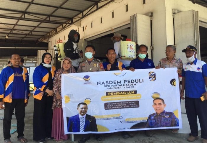 NasDem Peduli, Achmad Dg Se're Pimpin Langsung Penyemprotan Disinfektan
