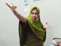 Pengobat alternatif Ningsih Tinampi. (Foto: Indozone)