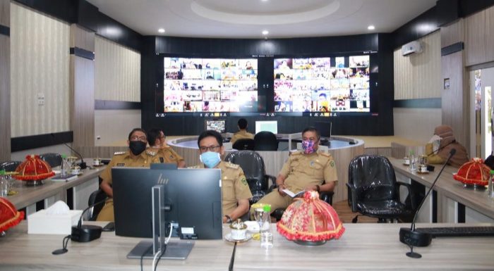 Bupati Barru dan Wabup Ikuti Pengarahan Mendagri dan KPK Melalui Video Conference