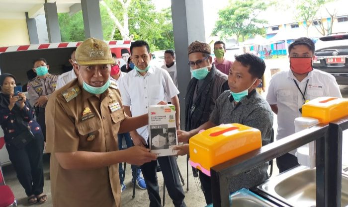 Bupati Bulukumba Terima Bantuan Masker dan Wadah Cuci Tangan dari JMS Care