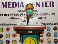 Juru Bicara Gugus Tugas Percepatan Penanganan Kasus Covid-19 Kabupaten Kepulauan Selayar, dr. Husaini saat menyampaikan keterangan pers.