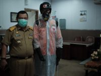 Tanggap Covid-19, BPBD Semprot Disinfektan Gedung DPRD Makassar
