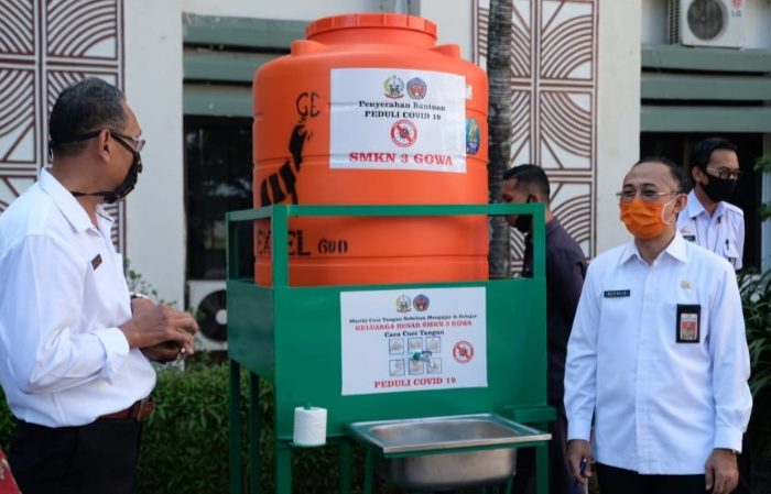 Sekda Gowa Apresiasi Wastafel Portable Karya Siswa SMKN 3 Gowa