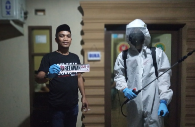 Setelah Gowa, Penyemprotan Disinfektan Relawan YGBI Sasar Sejumlah Titik di Takalar