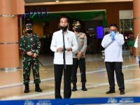 Jokowi memberikan keterangan pers usai meninjau kesiapan ‘New Normal’ di Sarana Perniagaan Summarecon Mall, Kota Bekasi, Provinsi Jawa Barat, Selasa (26/5/2020).
