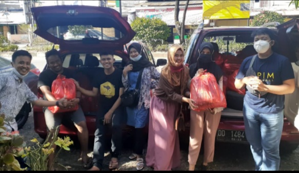 IAPIM Makassar Angkatan 2011 Berbagi dengan Sesama di Tengah Covid-19