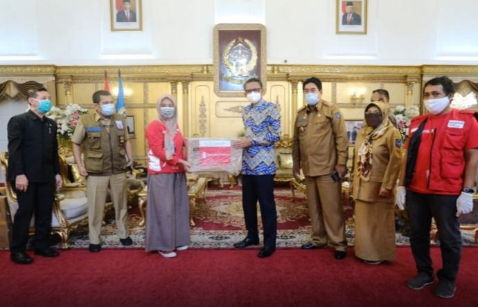Gubernur Sulsel Kembali Terima Bantuan Senilai Ratusan Juta dari BUMN dan Swasta