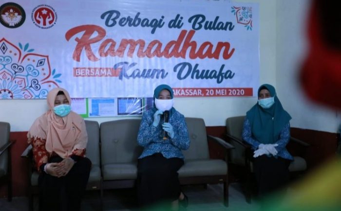 TP PKK Makassar Berbagi Paket Buka Puasa di Kelurahan Bontorannu