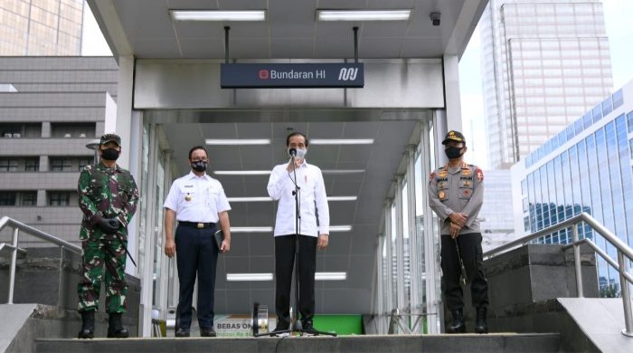 Presiden Jokowi Tinjau Kesiapan Penerapan New Normal di Stasiun MRT