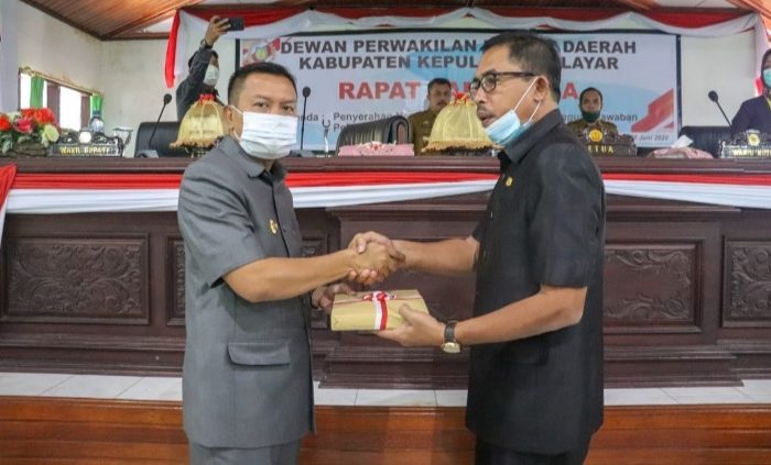 Bupati Selayar Serahkan Naskah Ranperda APBD TA 2019