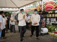 Gubernur Sulsel dan Istri Melayat ke Rumah Duka Andi Muallim