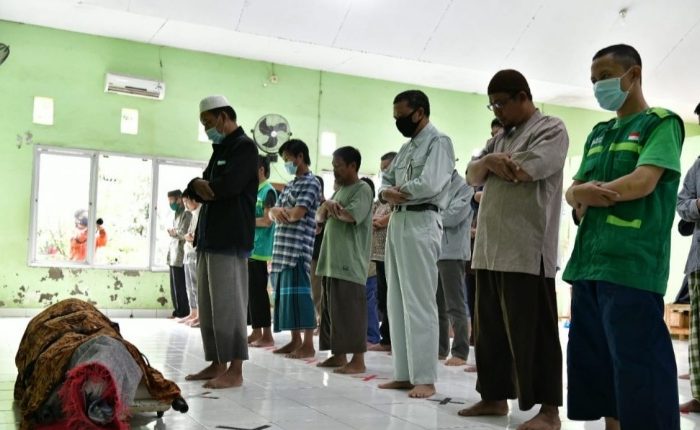 Nurdin Abdullah Ikut Salat Jenazah Khaerul, Korban Banjir di Bantaeng