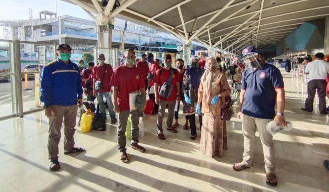 Pemkab Gowa Jemput Kedatangan 14 TKI dari Malaysia