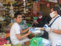 Wagub Sulsel dan Relawan Kompak Edukasi dan Bagi Masker ke Masyarakat