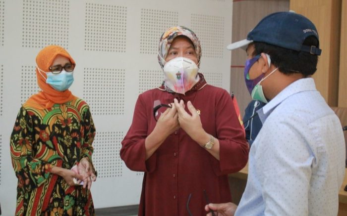 Anggota DPR Hasnah Syam Bantu Alat Rapid Test untuk RSGM Unhas