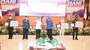 Gubernur Sulawesi Barat, Ali Baal Masdar saat menghadiri Hari Anti Narkotika Internasional (HANI) di Aula Lantai 4 Kantor Gubernur Sulbar, Jumat, 26 Juni 2020.