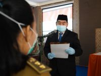 Abdul Hayat Lantik 10 Pejabat Fungsional RSUD Sayang Rakyat