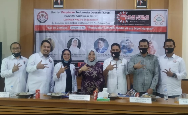 Wakil Ketua DPRD Sulbar, Abdul Rahim saat menjadi pembicara di Kegiatan KPID Sulbar.