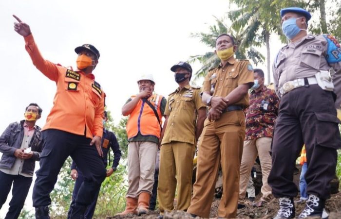 Bahas Oprit Jembatan Pacongkang, Wagub Sulsel dan Bupati Soppeng Turun ke Lapangan