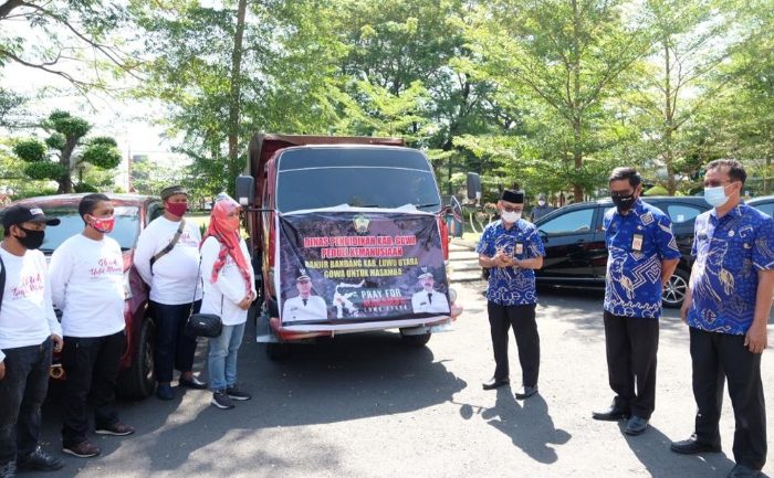 Sekretaris Daerah Gowa, H Muchlis saat melepas bantuan untuk Korban Banjir Bandang Luwu Utara.