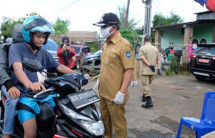 Tak Pakai Masker, Wabup Gowa Arahkan Satu Pengendara Putar Balik di Perbatasan Gowa-Maros
