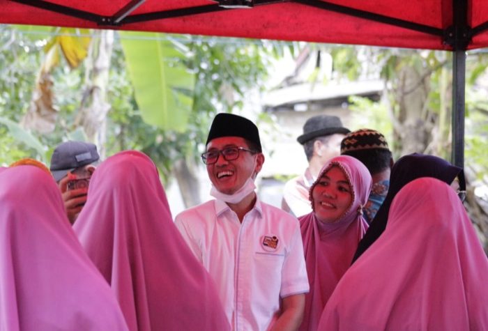 Arum Spink saat menyapa masyarakat di Kecamatan Herlang, Kabupaten Bulukumba. (Ist)