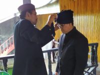 Temui Ammatoa, Edy Manaf Kenakan Jas Khusus dari Kahar Muslim