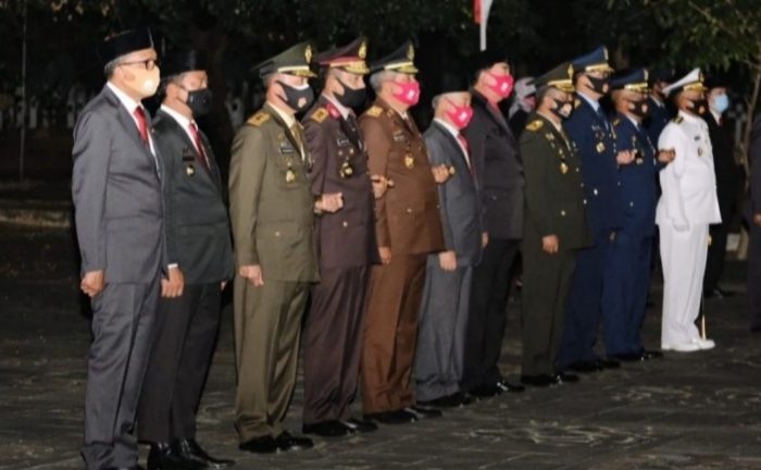 Gubernur Hadiri Apel Kehormatan dan Renungan HUT ke-75 RI
