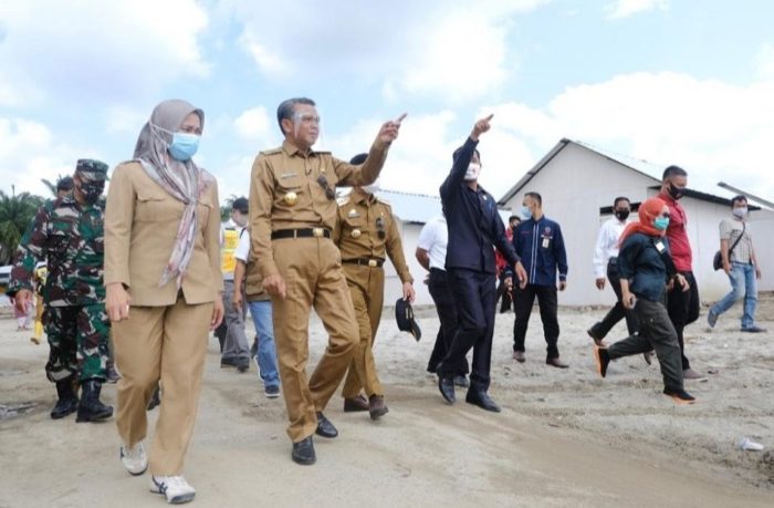 Nurdin Abdullah ke Lutra Tinjau Pembangunan Huntara Korban Banjir Bandang