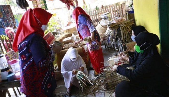 Ketua Dekranasda Makassar Motivasi Pengrajin di Masa Pandemi.