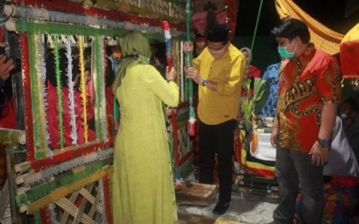 Hadiri Mappadendang di Lapao, Bupati Barru Harap Acara Ini Dilestarikan