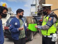 Kurangi Sampah Plastik, GenBI Sulsel Berbagi Totebag