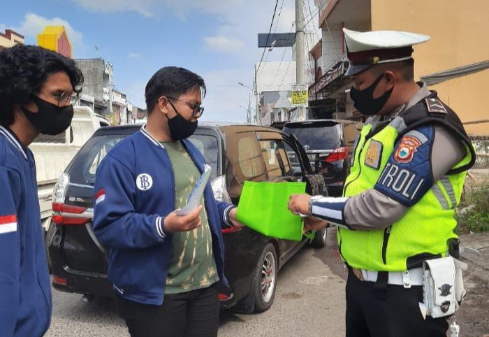 Kurangi Sampah Plastik, GenBI Sulsel Berbagi Totebag