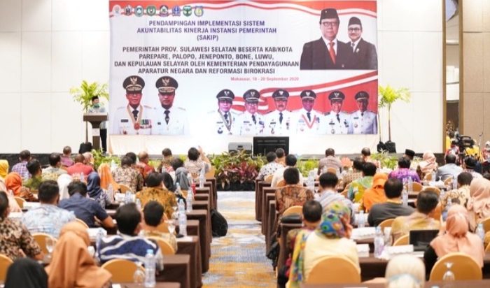 Coaching clinic (klinik bimbingan) percepatan pelaksanaan Reformasi Birokrasi (RB) dan implementasi Sistem Akuntabilitas Kinerja Instansi Pemerintah (SAKIP).