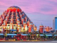 Masjid 99 Kubah Kota Makassar.