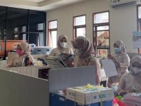 Humas Protokol Pemkot Parepare Kompak Berpakaian Adat Meriahkan HUT Kota ke - 61