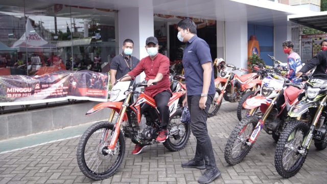 Lepas Peserta Honda CRF Day, Wagub Sulsel Ingatkan Prokes dan Aturan Berkendara.