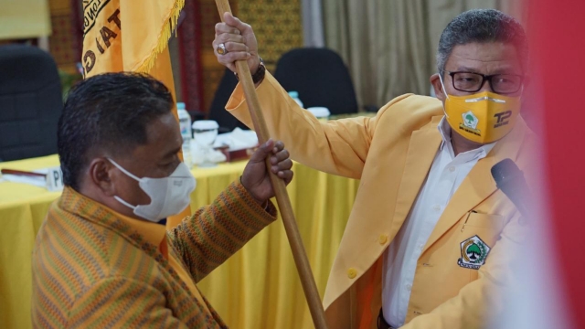 Ombas Terpilih Ketua DPD II Golkar Torut, Ini Pesan Taufan Pawe Untuk Kader