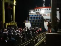 KM Bontoharu Akhirnya Sandar di Pelabuhan Pamatata