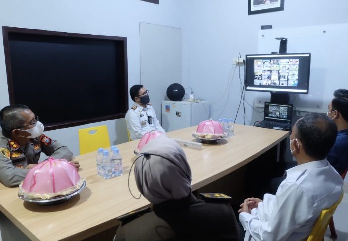 Kapolres Parepare dan Kepala Dinas Kominfo Parepare ikuti vidcon Launcing Aplikasi Lapor Korupsi