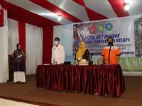 Pelatihan Kerajinan Tempurung Kelapa Resmi Dibuka Oleh Wakil Ketua Dekranasda Selayar